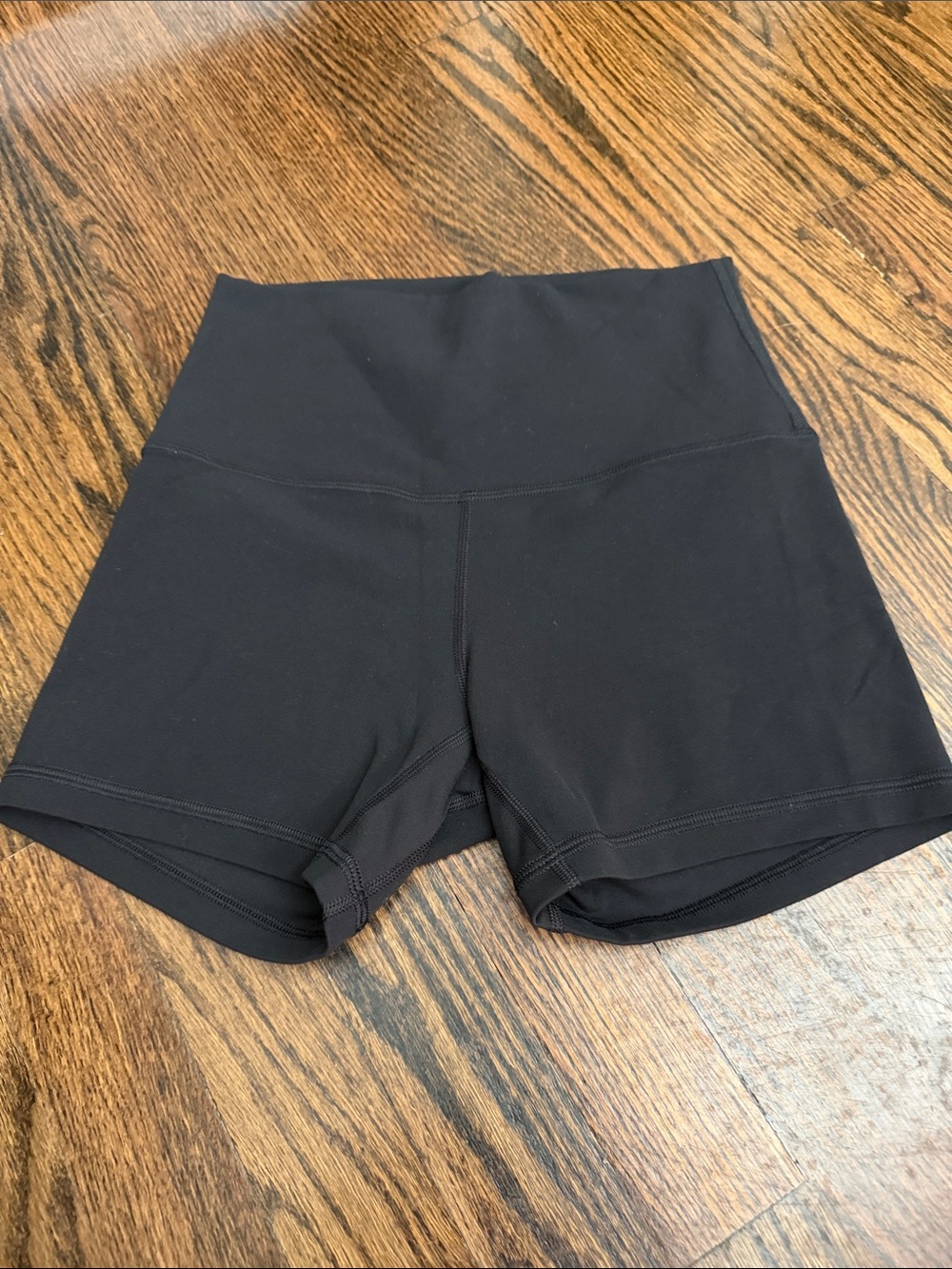 lululemon athletica Black High-Rise align shorts 4”